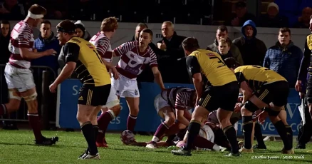 Watsonians vs Melrose 04.11.17 Ali Harris prepares to pass the ball