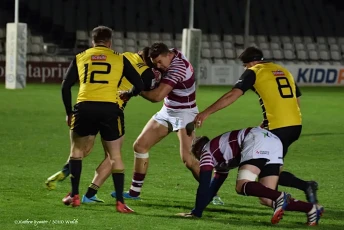 Watsonians vs Melrose 04.11.17 Jason Harries takes the ball into contact